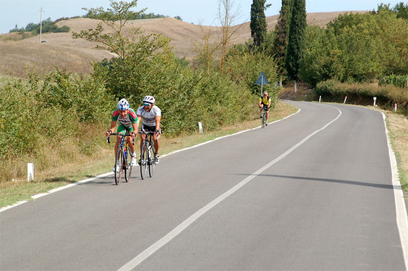 gal/2006/07 - Fondo della Valdarbia II serie/3 - Su e giu per le crete e  l arrivo/DSC_0004-01.jpg